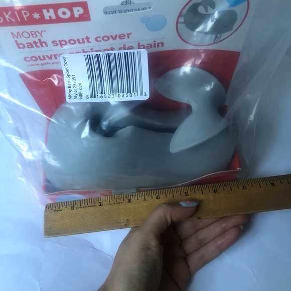NWT Skip Hop Moby Spout Cover Grey - Picture 2 of 2